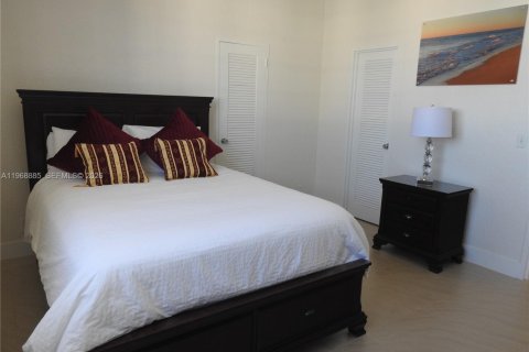 Condominio en venta en Hollywood, Florida, 1 dormitorio, 81.2 m2 № 2031804 - foto 20