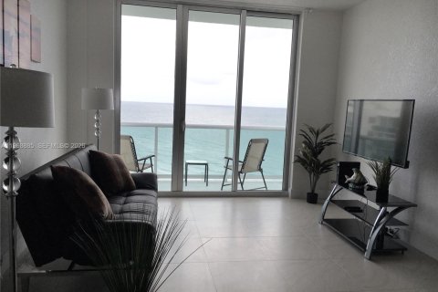 Condominio en venta en Hollywood, Florida, 1 dormitorio, 81.2 m2 № 2031804 - foto 19