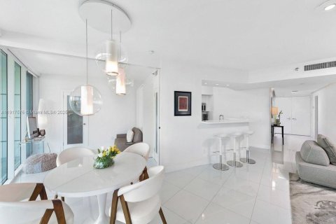 Снять в аренду кондоминиум в Майами, Флорида 2 спальни, 112.41м2, № 1973906 - фото 6