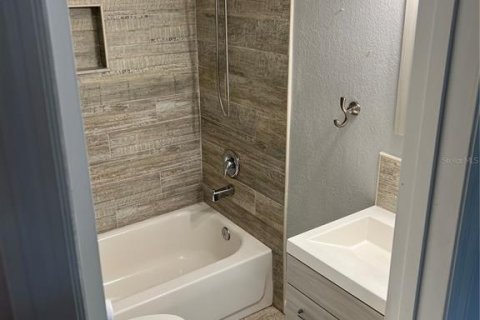 Townhouse in Palm Harbor, Florida 3 bedrooms, 148.64 sq.m. № 1822716 - photo 30