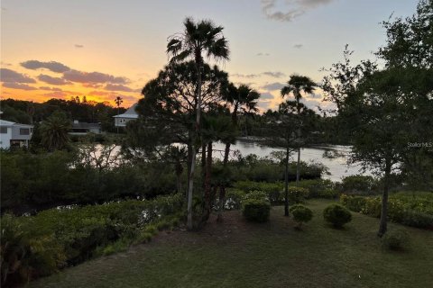 Townhouse in Palm Harbor, Florida 3 bedrooms, 148.64 sq.m. № 1822716 - photo 3
