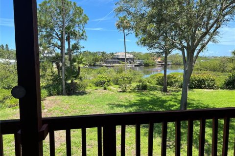 Townhouse in Palm Harbor, Florida 3 bedrooms, 148.64 sq.m. № 1822716 - photo 14