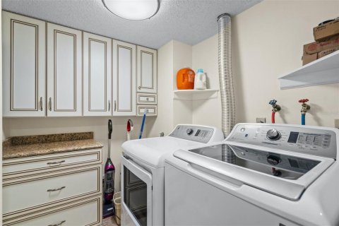 Снять в аренду кондоминиум в Сарасота, Флорида 2 комнаты, 119.47м2, № 565334 - фото 25