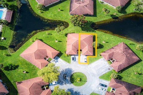 Copropriété à louer à Boca Raton, Floride: 2 chambres, 95.32 m2 № 2171823 - photo 2