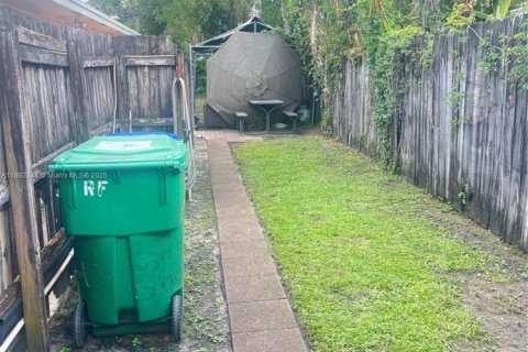 Купить коммерческую недвижимость в Форт-Лодердейл, Флорида 166.67м2, № 2012733 - фото 6