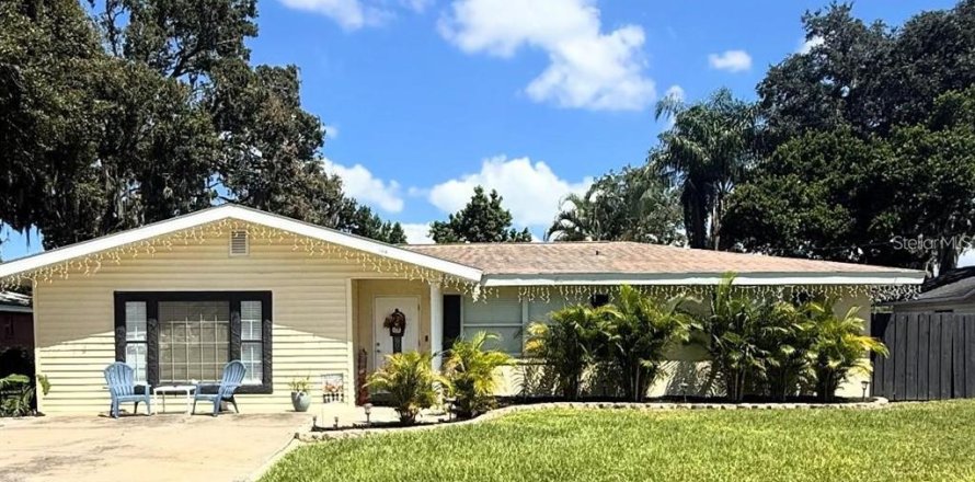 Villa ou maison à Winter Haven, Floride 4 chambres, 231.51 m2 № 2147610