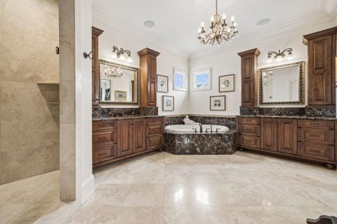 House in Winter Park, Florida 5 bedrooms, 687.2 sq.m. № 2219012 - photo 20