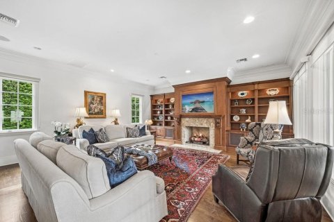 House in Winter Park, Florida 5 bedrooms, 687.2 sq.m. № 2219012 - photo 9