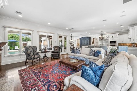 House in Winter Park, Florida 5 bedrooms, 687.2 sq.m. № 2219012 - photo 10