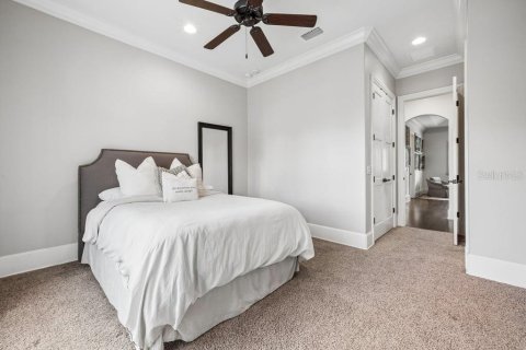 House in Winter Park, Florida 5 bedrooms, 687.2 sq.m. № 2219012 - photo 26