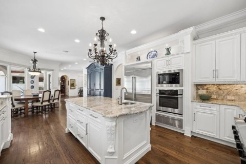 House in Winter Park, Florida 5 bedrooms, 687.2 sq.m. № 2219012 - photo 7