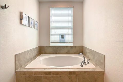 Снять в аренду кондоминиум в Дэвенпорт, Флорида 9 комнат, 128.95м2, № 1901610 - фото 29