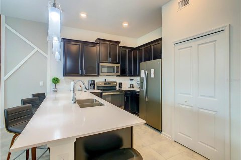 Снять в аренду кондоминиум в Дэвенпорт, Флорида 9 комнат, 128.95м2, № 1901610 - фото 12