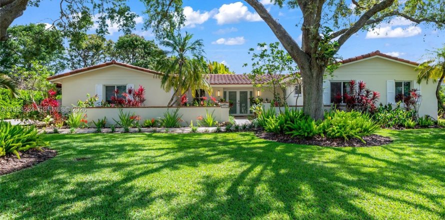 Villa ou maison à Palmetto Bay, Floride 4 chambres, 184.69 m2 № 2057332