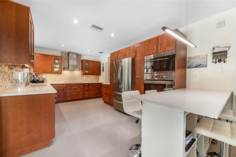 Villa ou maison à vendre à Palmetto Bay, Floride: 4 chambres, 184.69 m2 № 2057332 - photo 7