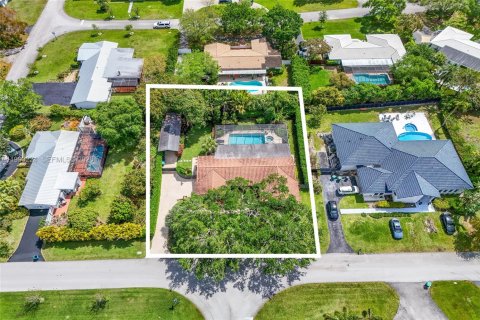 Villa ou maison à vendre à Palmetto Bay, Floride: 4 chambres, 184.69 m2 № 2057332 - photo 24
