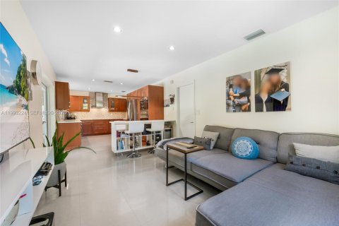 Villa ou maison à vendre à Palmetto Bay, Floride: 4 chambres, 184.69 m2 № 2057332 - photo 10