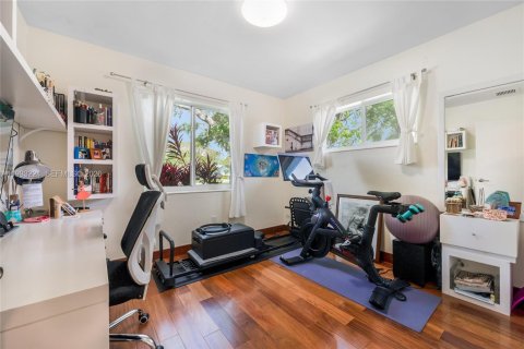 Villa ou maison à vendre à Palmetto Bay, Floride: 4 chambres, 184.69 m2 № 2057332 - photo 16