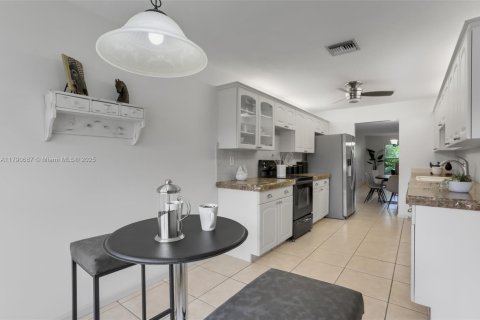 Touwnhouse à vendre à Wellington, Floride: 3 chambres, 193.61 m2 № 1741560 - photo 17