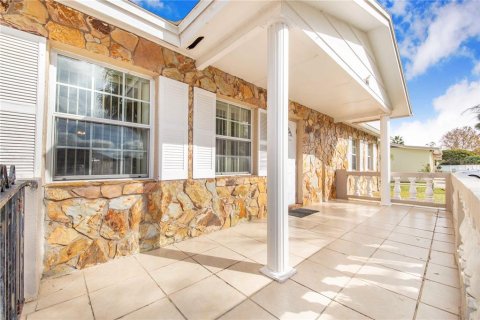 House in Kissimmee, Florida 2 bedrooms, 92.9 sq.m. № 2330825 - photo 6