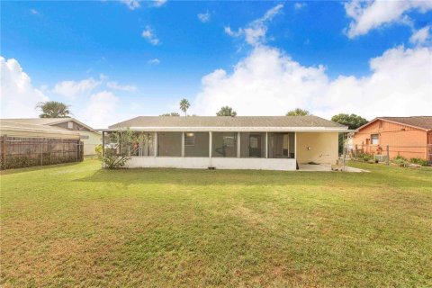 House in Kissimmee, Florida 2 bedrooms, 92.9 sq.m. № 2330825 - photo 26