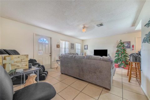 House in Kissimmee, Florida 2 bedrooms, 92.9 sq.m. № 2330825 - photo 9