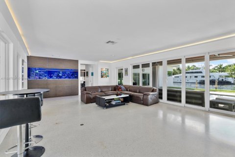 Casa en venta en Fort Lauderdale, Florida, 3 dormitorios, 231.23 m2 № 1954512 - foto 5