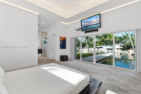 Casa en venta en Fort Lauderdale, Florida, 3 dormitorios, 231.23 m2 № 1954512 - foto 12