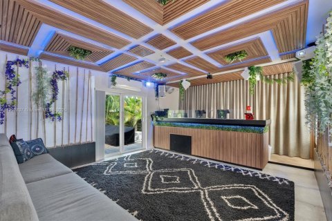 Casa en venta en Fort Lauderdale, Florida, 3 dormitorios, 231.23 m2 № 1954512 - foto 18