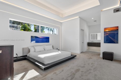 Casa en venta en Fort Lauderdale, Florida, 3 dormitorios, 231.23 m2 № 1954512 - foto 11