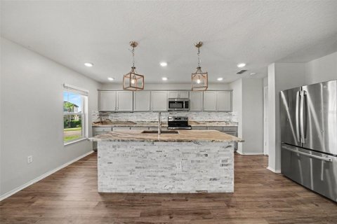 Villa ou maison à vendre à Clermont, Floride: 4 chambres, 202.16 m2 № 2427504 - photo 4