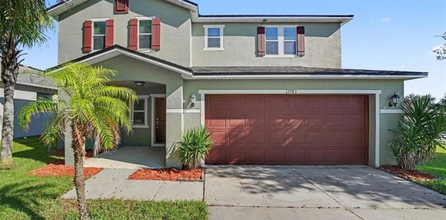 Villa ou maison à Clermont, Floride 4 chambres, 202.16 m2 № 2427504