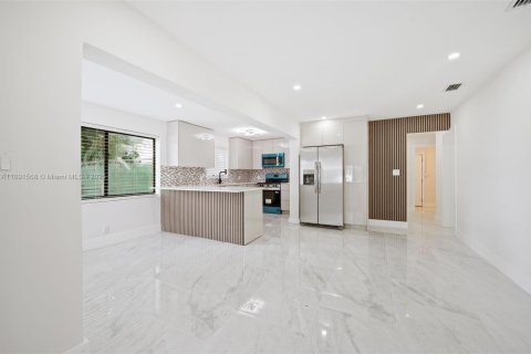 Villa ou maison à vendre à Deerfield Beach, Floride: 3 chambres, 99.13 m2 № 1944768 - photo 2