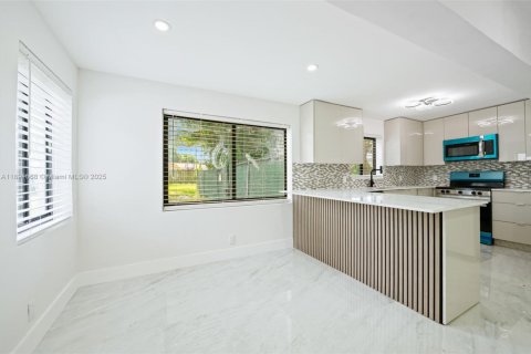 Villa ou maison à vendre à Deerfield Beach, Floride: 3 chambres, 99.13 m2 № 1944768 - photo 5