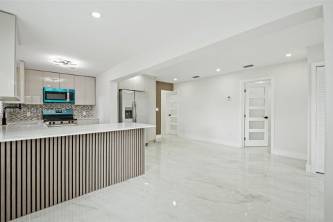 Villa ou maison à vendre à Deerfield Beach, Floride: 3 chambres, 99.13 m2 № 1944768 - photo 6