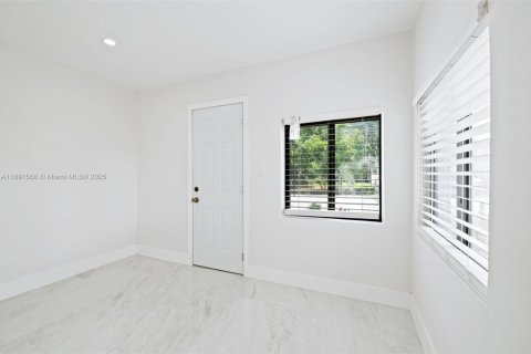 Villa ou maison à vendre à Deerfield Beach, Floride: 3 chambres, 99.13 m2 № 1944768 - photo 10