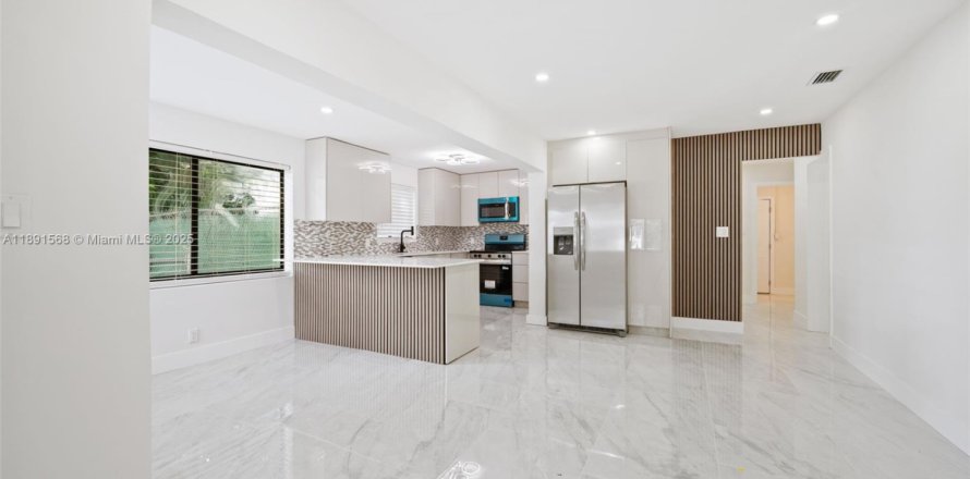 Villa ou maison à Deerfield Beach, Floride 3 chambres, 99.13 m2 № 1944768