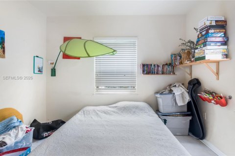 Casa en venta en Miami, Florida, 3 dormitorios, 111.2 m2 № 2011559 - foto 28