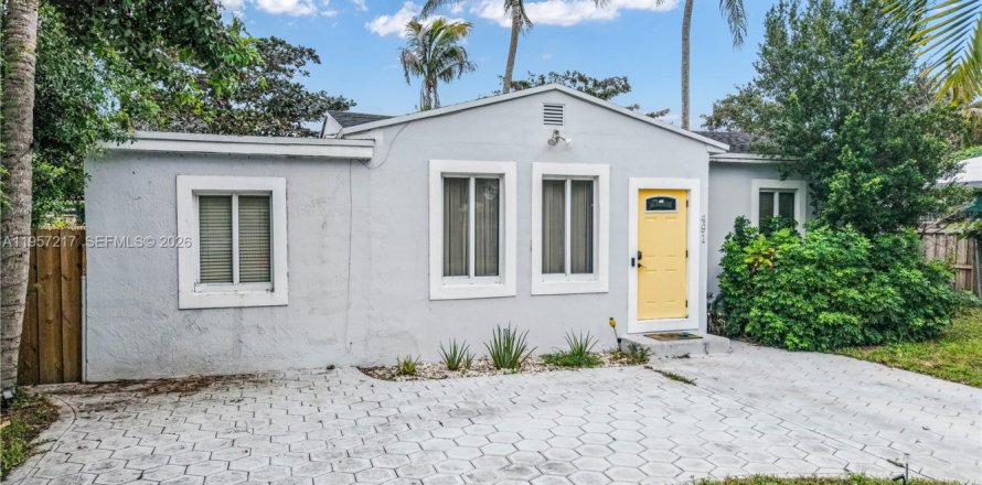 Casa en Miami, Florida 3 dormitorios, 111.2 m2 № 2011559