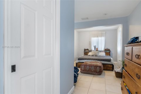 Casa en venta en Miami, Florida, 3 dormitorios, 111.2 m2 № 2011559 - foto 20