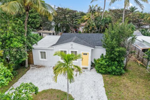 Casa en venta en Miami, Florida, 3 dormitorios, 111.2 m2 № 2011559 - foto 3