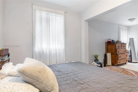 Casa en venta en Miami, Florida, 3 dormitorios, 111.2 m2 № 2011559 - foto 19