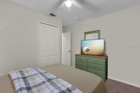 Immobilier commercial à vendre à Cape Coral, Floride: 6 chambres, 221.29 m2 № 2415287 - photo 28