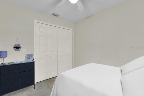 Immobilier commercial à vendre à Cape Coral, Floride: 6 chambres, 221.29 m2 № 2415287 - photo 13