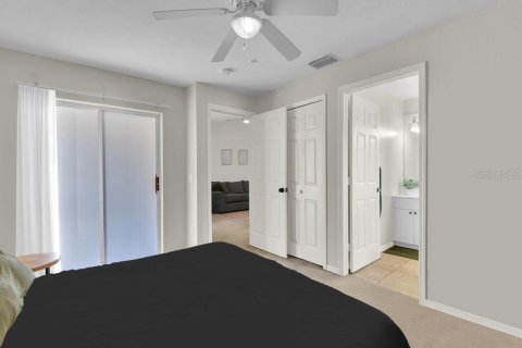 Immobilier commercial à vendre à Cape Coral, Floride: 6 chambres, 221.29 m2 № 2415287 - photo 9
