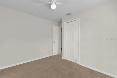 Immobilier commercial à vendre à Cape Coral, Floride: 6 chambres, 221.29 m2 № 2415287 - photo 17