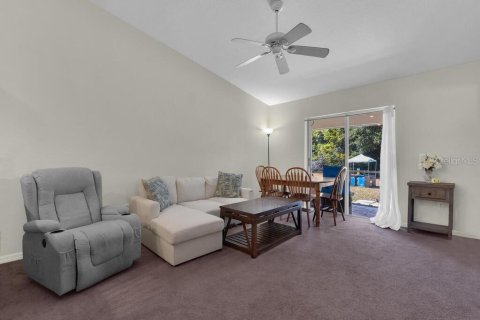 Immobilier commercial à vendre à Cape Coral, Floride: 6 chambres, 221.29 m2 № 2415287 - photo 21