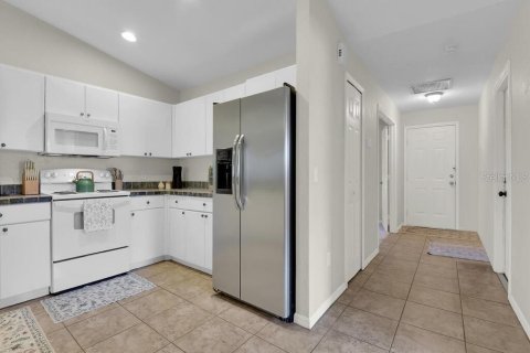 Immobilier commercial à vendre à Cape Coral, Floride: 6 chambres, 221.29 m2 № 2415287 - photo 6