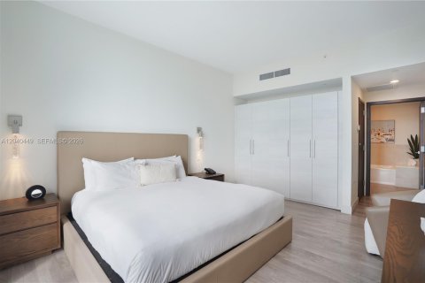 Condo in Hollywood, Florida, 2 bedrooms  № 2086775 - photo 11