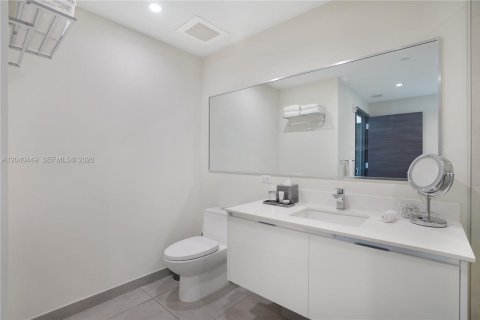 Condo in Hollywood, Florida, 2 bedrooms  № 2086775 - photo 8